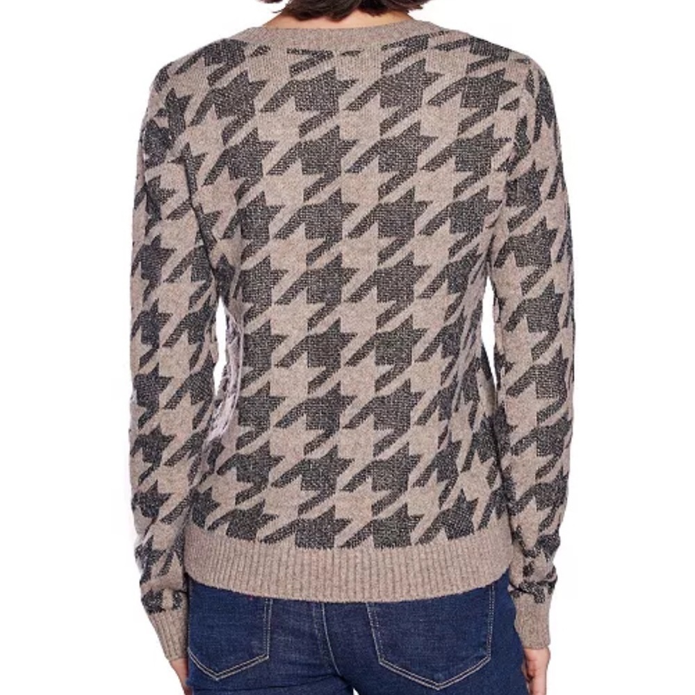 Belldini
Women's Stylized-Houndstooth V-Neck Sweater - Picture 3 of 5